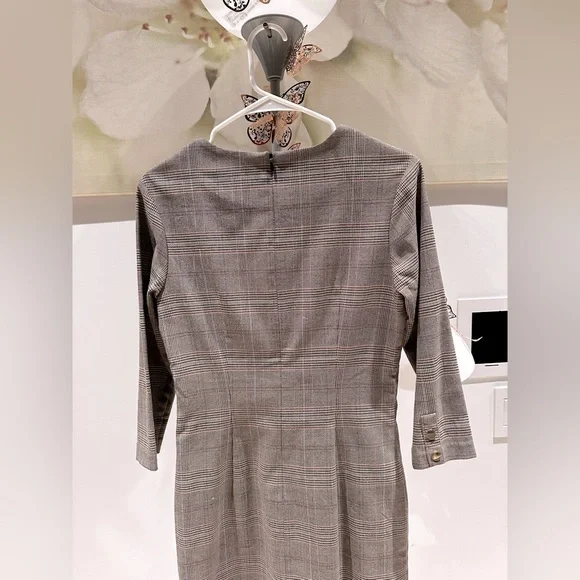 Preppy beige plaid work dress - Picture 4 of 4